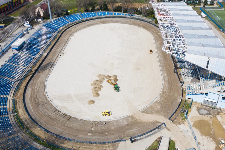 Przedłuża się remont stadionu Miejskiego w Rzeszowie. Zobaczcie postęp prac [ZDJĘCIA]