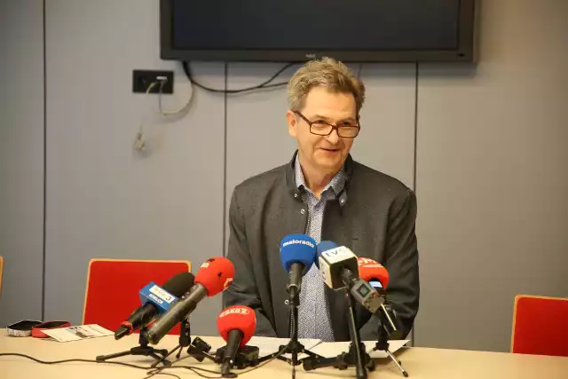 Dyrektor Filharmonii Świętokrzyskiej Jacek Rogala przedstawił plany na konferencji prasowej.