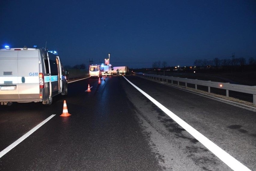 Tarnów. Śmiertelny wypadek na A4 spowodował wiatr?