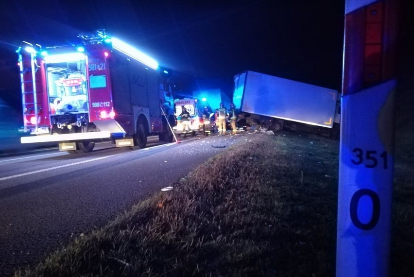 Koszmarny wypadek ciężarówek na autostradzie A2 pod Zgierzem. Ranny kierowca tira ZDJĘCIA