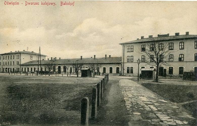 Inny widok budynków dworcowych w Oświęcimiu z 1911 roku