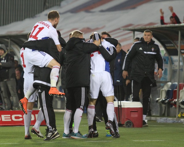 Górnik Zabrze pokonał Podbeskidzie 1:0Górnik - Podbeskidzie 1:0