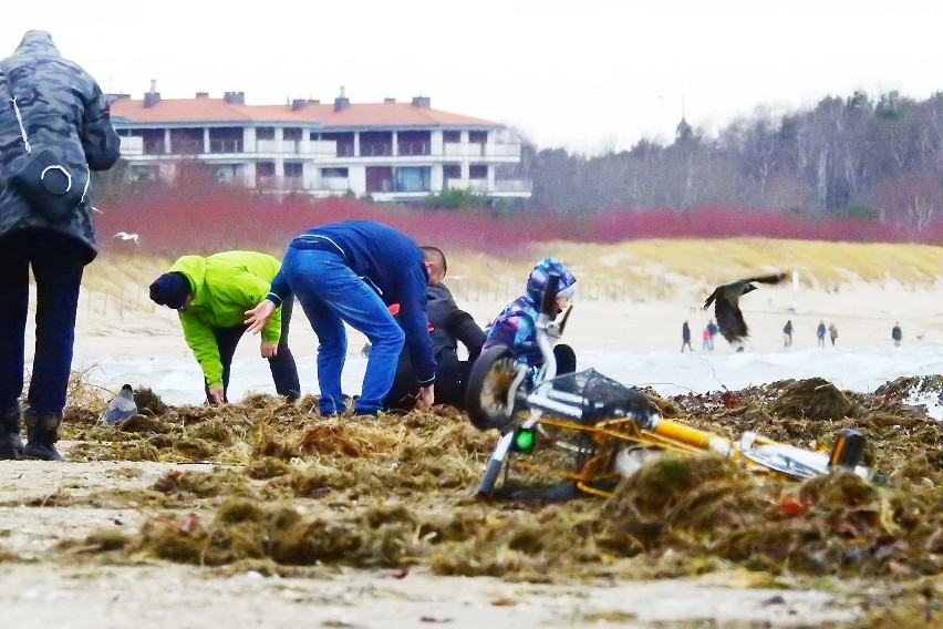 Świnoujście: Bursztynowe szaleństwo na plaży [ZDJĘCIA, WIDEO]