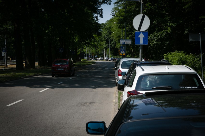 Straż miejska bierze się za parkujących przy Arkonce [ZDJĘCIA]