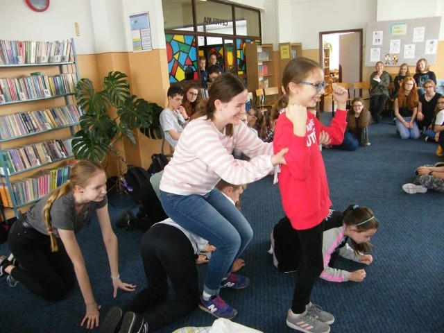 Biblioteka w Golubiu-Dobrzyniu ma doświadczenie w organizacji warsztatów dla dzieci i młodzieży. Jesli szkoły nie będą w stanie zapewnić opieki uczniom, służy wsparciem