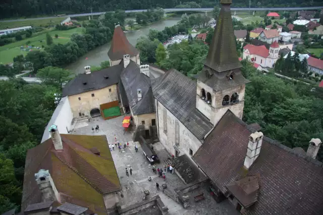 Zamek Orawski. Zobacz kolejne zdjęcia. Przesuwaj zdjęcia w prawo - naciśnij strzałkę lub przycisk NASTĘPNE