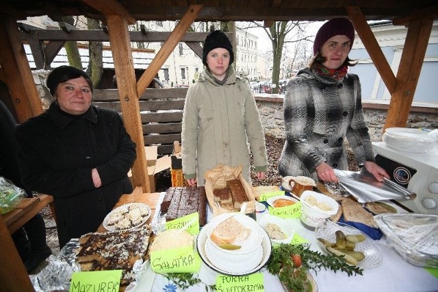 Na stoisku Kola Gospodyń Wiejskich Modrzewianki Anna Hamera, Magdalena Kwiecień i Grażyna Więcek zdradzały nam tajniki świętokrzyskich tradycyjnych przepisów.