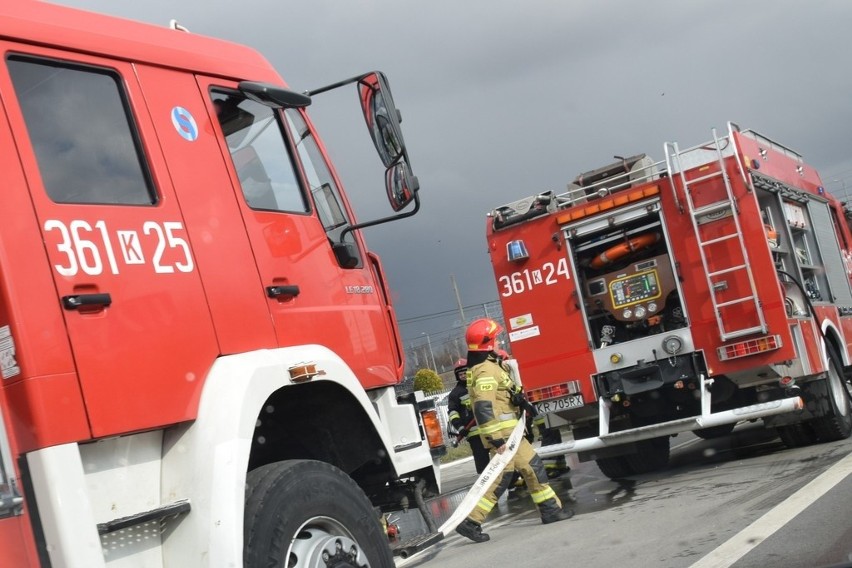 Tarnów. Autobus zapalił się w czasie jazdy. Utrudnienia na ul. Gumniskiej