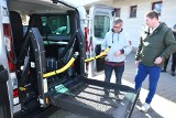 Nowy bus przystosowany do przewozów osób z niepełnosprawnością trafił do Sulechowa