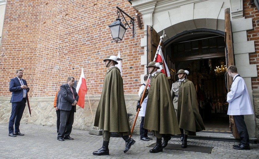 Obchody Dnia Konstytucji 3-go Maja na Rynku w Rzeszowie.