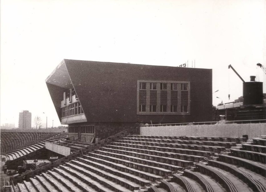 1 czerwca 1979 r. oddano do użytku stadion Skałka