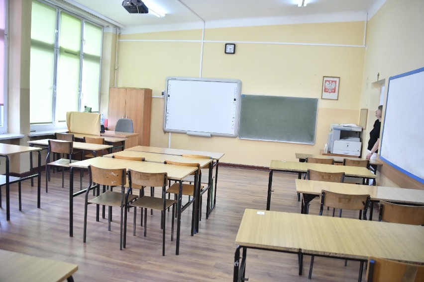 Egzamin ósmoklasisty 2022 w Radomiu. Ostatnie przygotowania do trzydniowych testów. Arkusze i odpowiedzi na echodnia.eu