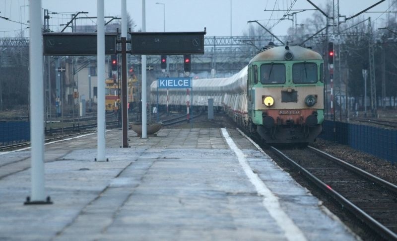Paraliż dworca kolejowego w Kielcach