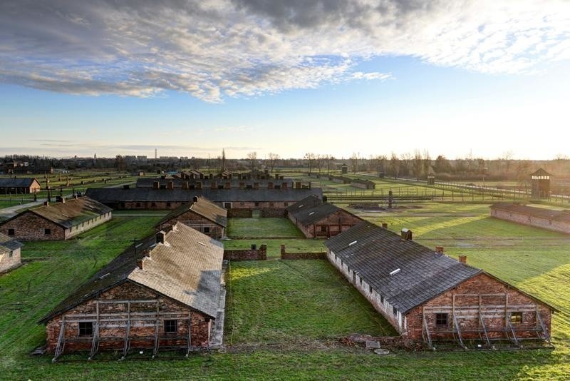 Pionierskie prace konserwatorskie więźniarskich baraków w Auschwitz-Birkenau