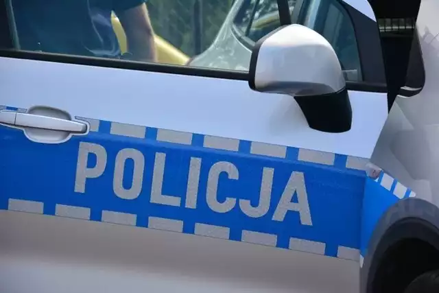 Agresywny mężczyzna dźgnął nożem wędkarza w Piastowie pod Jedlińskiem. Policjanci złapali sprawcę