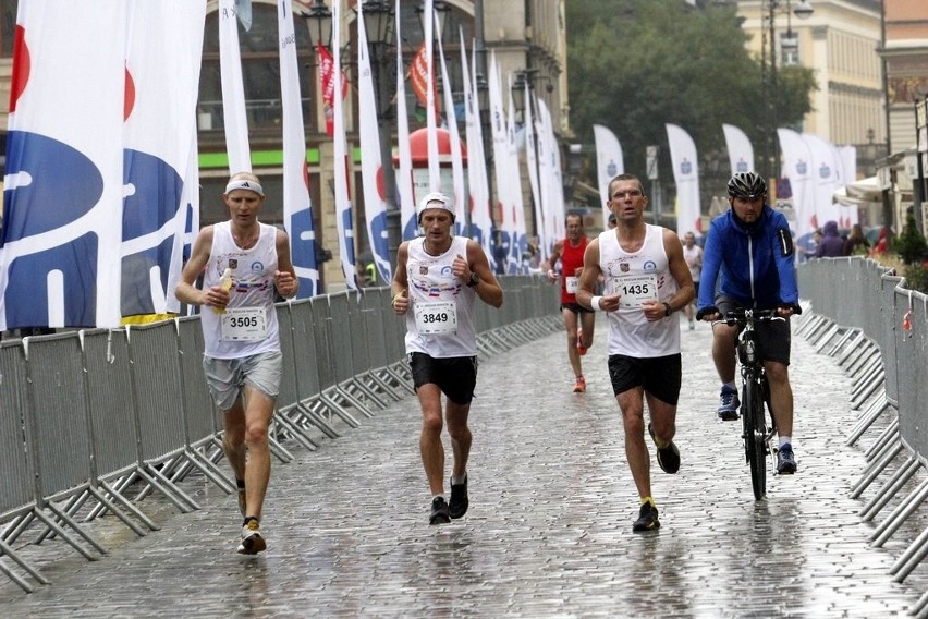 Maraton Wrocław - ZDJĘCIA - zawodnicy z numerami 3801 - 4000