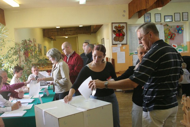 Wybory samorządowe odbędą się 16 listopada. Jeśli tego dnia nie zostaną wyłonieni wójtowie, burmistrzowie i prezydenci miast, to druga tura wyborów odbędzie się 30 listopada