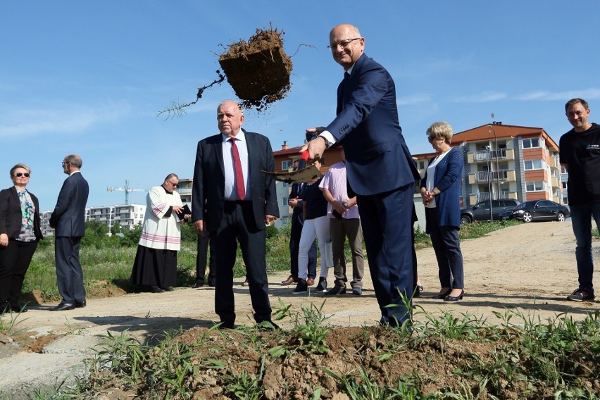 Budowa dróg dojazdowych do szkoły podstawowej przy ul....