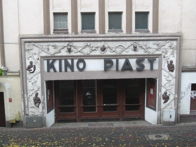 W połowie stycznia 1925 roku otwarto w Dammvorstadt  Film-Palast Friedrichstraße. Po wojnie, już w Słubicach, w tym budynku działało przez wiele lat kino Piast.