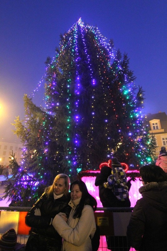 Wrocław: Odnowiony rynek Psiego Pola oddany mieszkańcom (ZDJĘCIA)