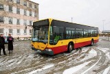 Akcja pomocy łódzkim bezdomnym i ludziom ubogim rozpoczęta! Autobus z grochówką wyruszył w trasę