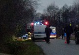 Powiat oświęcimski. Audi uderzyło w mostek w Bulowicach a opel w drzewo w Chełmku. Jedna osoba trafiła do szpitala