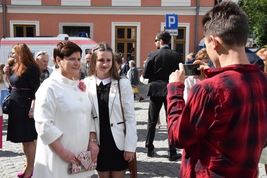 Premier Beata Szydło z mężem przyjechała na święcenia...