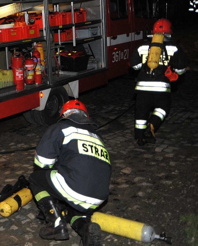 Strażacy chcą nagrodzić 12-latkę, która zaalarmowała ich pożarze i uratowała rodzeństwo.