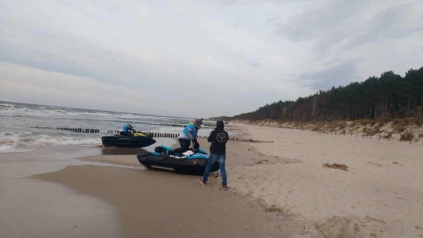 Płyniemy Polsko: Rybniczanie pokonali wzburzone morze