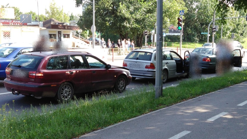 Wypadek na Wasilkowskiej w Białymstoku. Pijany kierowca...