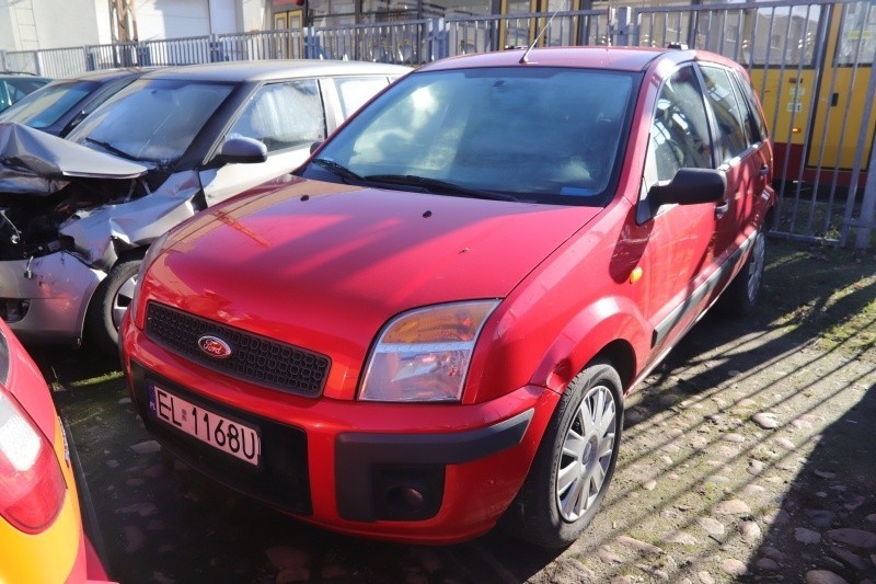 - Ford Fusion 1,4 rocznik 2006, cena wywoławcza 4450 zł...