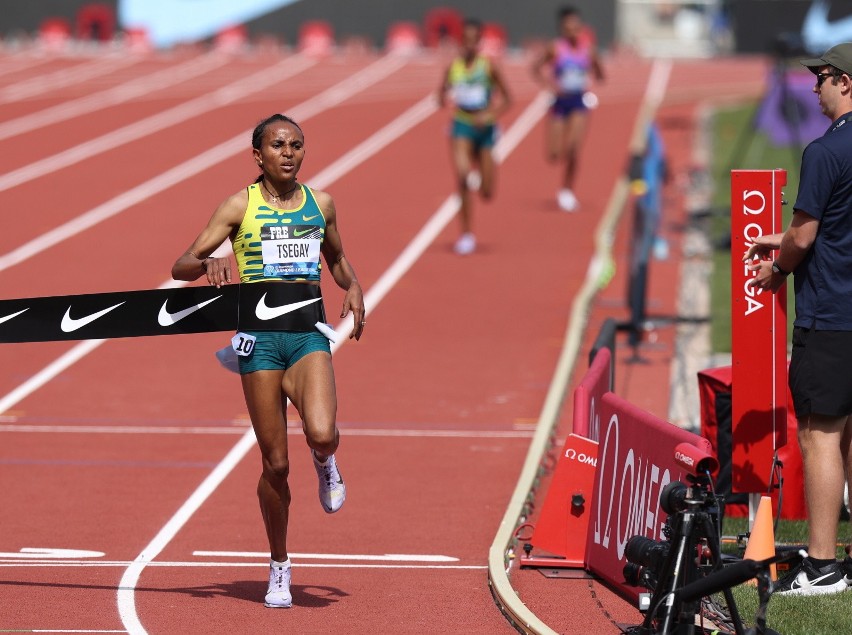 Etiopka Gudaf Tsegay ustanowiła rekord świata na 5000 m -...