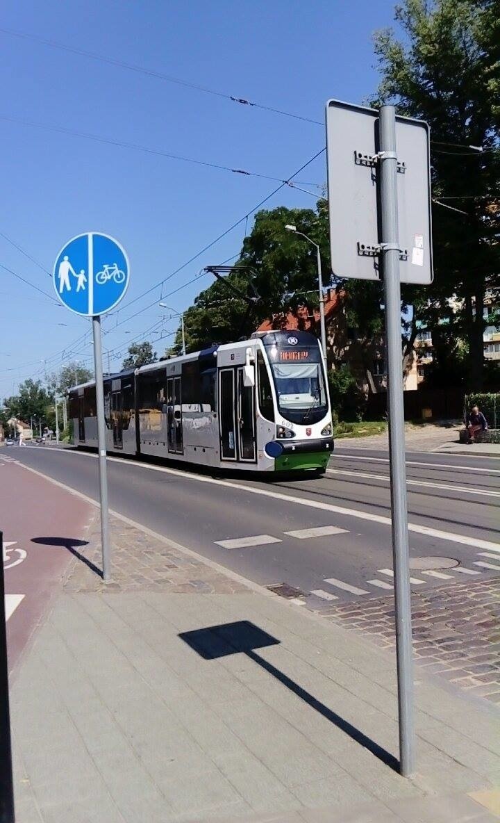 Szczecin: Kolizja w okolicy szpitala przy ul. Arkońskiej. Stoją tramwaje