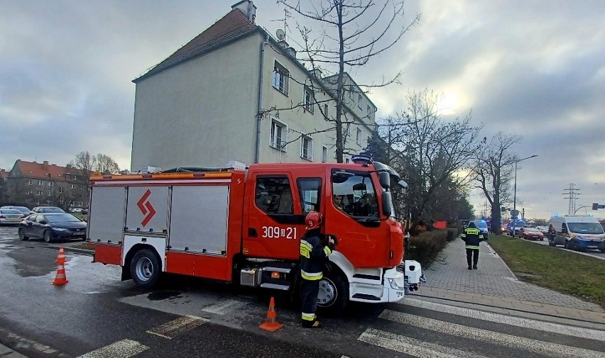 Pożar mieszkania w kamienicy przy ul. Borowskiej we Wrocławiu. Jedna osoba nie żyje [ZDJĘCIA]