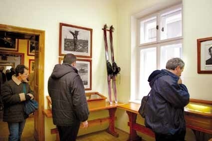 W muzeum Jana Pawła II można oglądać m. in. papieskie narty.
