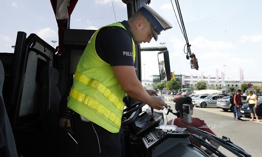 Łódzka policja przeporwadza akcję "Bezpieczny autobus"