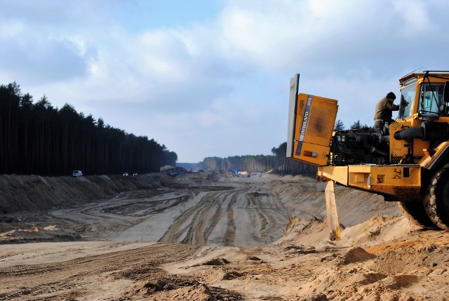 Teoretycznie - zgodnie z umową - wykonawcy obwodnicy Bydgoszczy od połowy grudnia do marca mają tzw. przerwę zimową. Ale tylko na krótko zeszli z placu budowy. >> Najświeższe informacje z regionu, zdjęcia, wideo tylko na www.pomorska.pl 