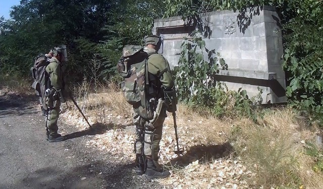 Saperzy azerbejdżańskiej armii w "korytarzu laczyńskim"
