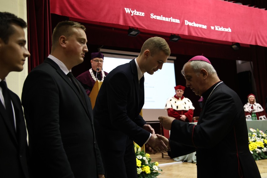 Uroczysta inauguracja roku akademickiego w Wyższym Seminarium Duchownym w Kielcach. Najstarsza w mieście uczelnia ma trzech nowych kleryków