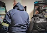 Funkcjonariusze w Tczewie zabezpieczyli kolejne nielegalne automaty do gier. Co grozi za organizowanie gier hazardowych?