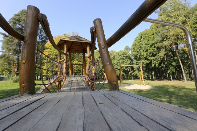 Nieopodal białostockiego ZOO powstanie nowa przestrzeń do rekreacji i zabawy. Zostanie ona także wyposażona w monitoring, elementy tzw. małej architektury, stojaki rowerowe.  - Mamy nadzieję, że taki wodny plac zabaw będzie cieszył się dużym zainteresowaniem dzieci i rodziców - mówi zastępca prezydenta Białegostoku Adam Poliński.