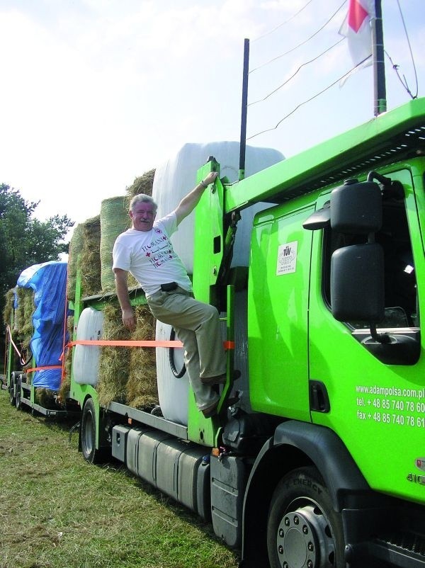 Michał Grzybek z podlaskiego PCK pojechał z transportem darów do wsi Dobre koło Wilkowa. Powódź, która zalała tę miejscowość, zabrała jej mieszkańcom wszystko