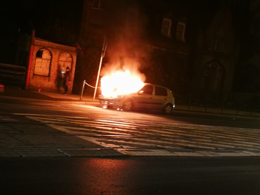 Pożar samochodu na Głogowskiej....