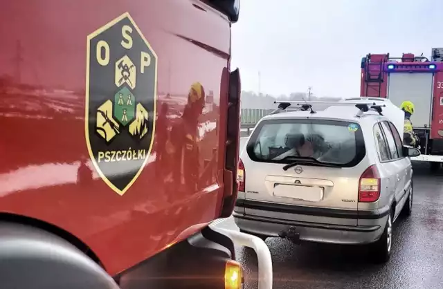 Straż z Pruszcza Gdańskiego otrzymała zgłoszenie o płonącym samochodzie na autostradzie A1