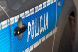 Wypadek przy ul. Piekary w Toruniu. Kobieta została poszkodowana. Na jej głowę spadła belka 