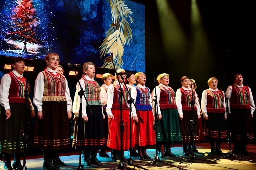 Sukces zespołu folklorystycznego z naszego regionu! Echo Łysicy laureatem VIII Jurajskiego Festiwalu Kolęd i Pastorałek. Zobacz zdjęcia