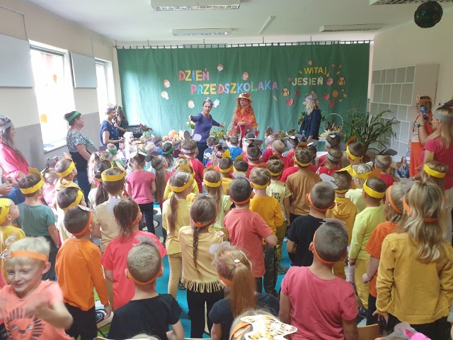 W sępoleńskim przedszkolu świętowano Ogólnopolski Dzień Przedszkolaka. Dzieci odwiedziła także Pani Jesień.