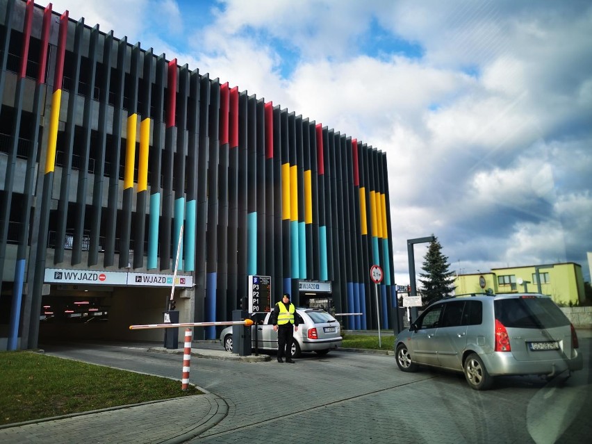 Wielopoziomowy parking Wojewódzkiego Szpitala Zespolonego na...