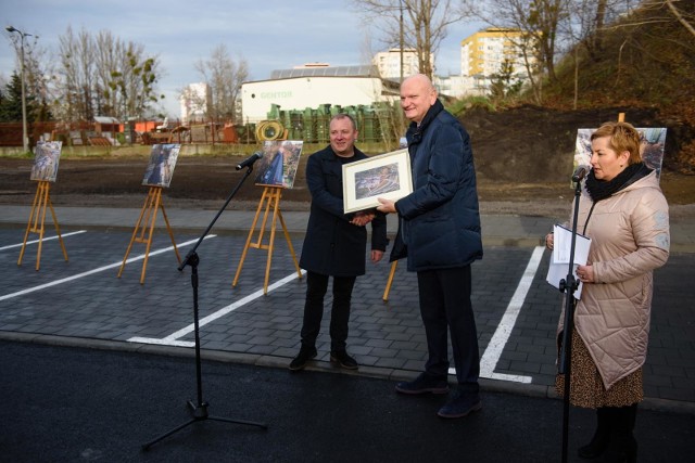 16.12.2019 torun otwarcie parkingu na gregorkiewicza nz/ wykonawca i prezydent  parking   fot. jacek smarz / polska press