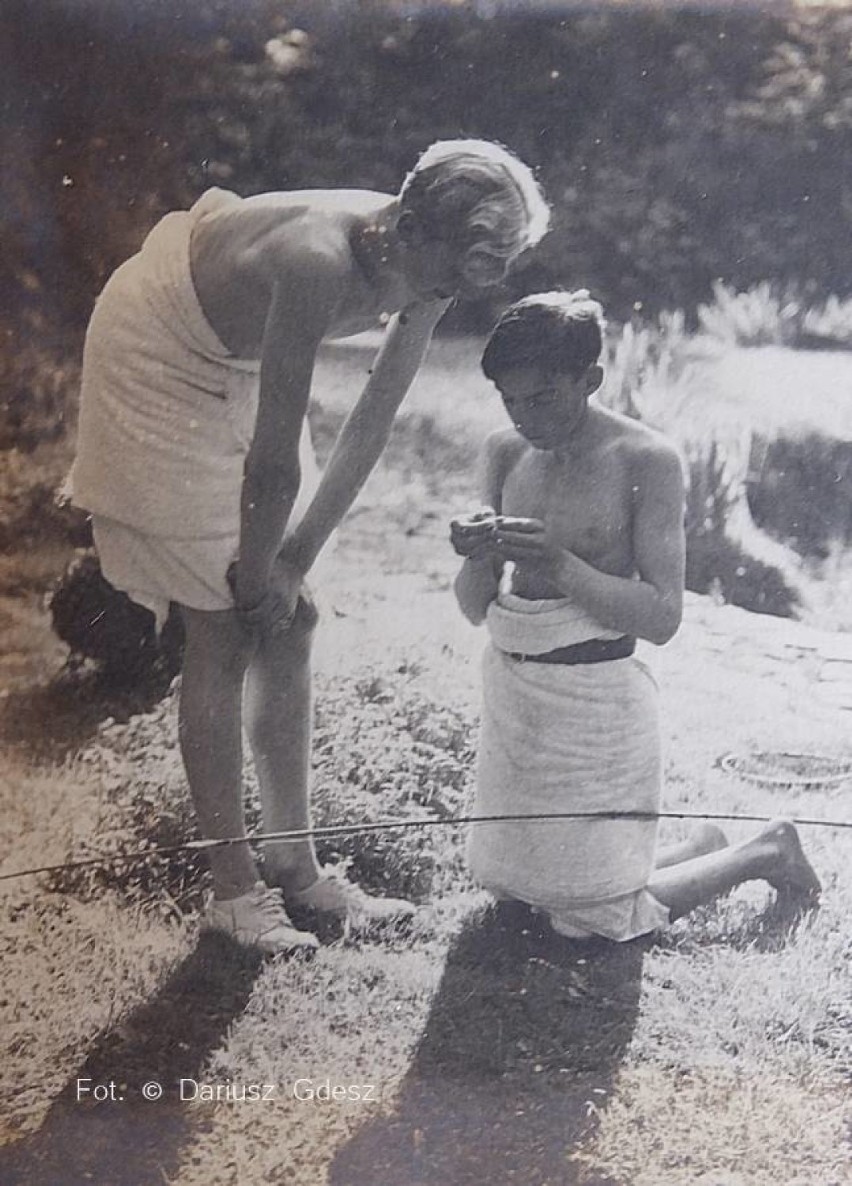 Fotografie podarowane zamkowi Książ w Wałbrzychu przez Jean...